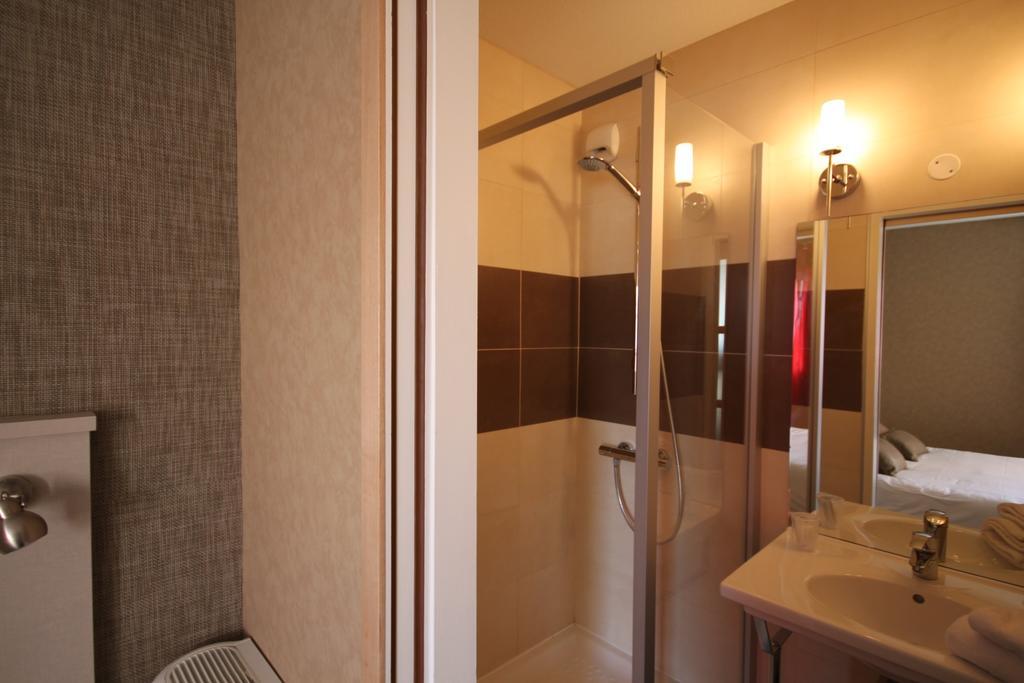 Hotel D'Arcins Latresne 部屋 写真